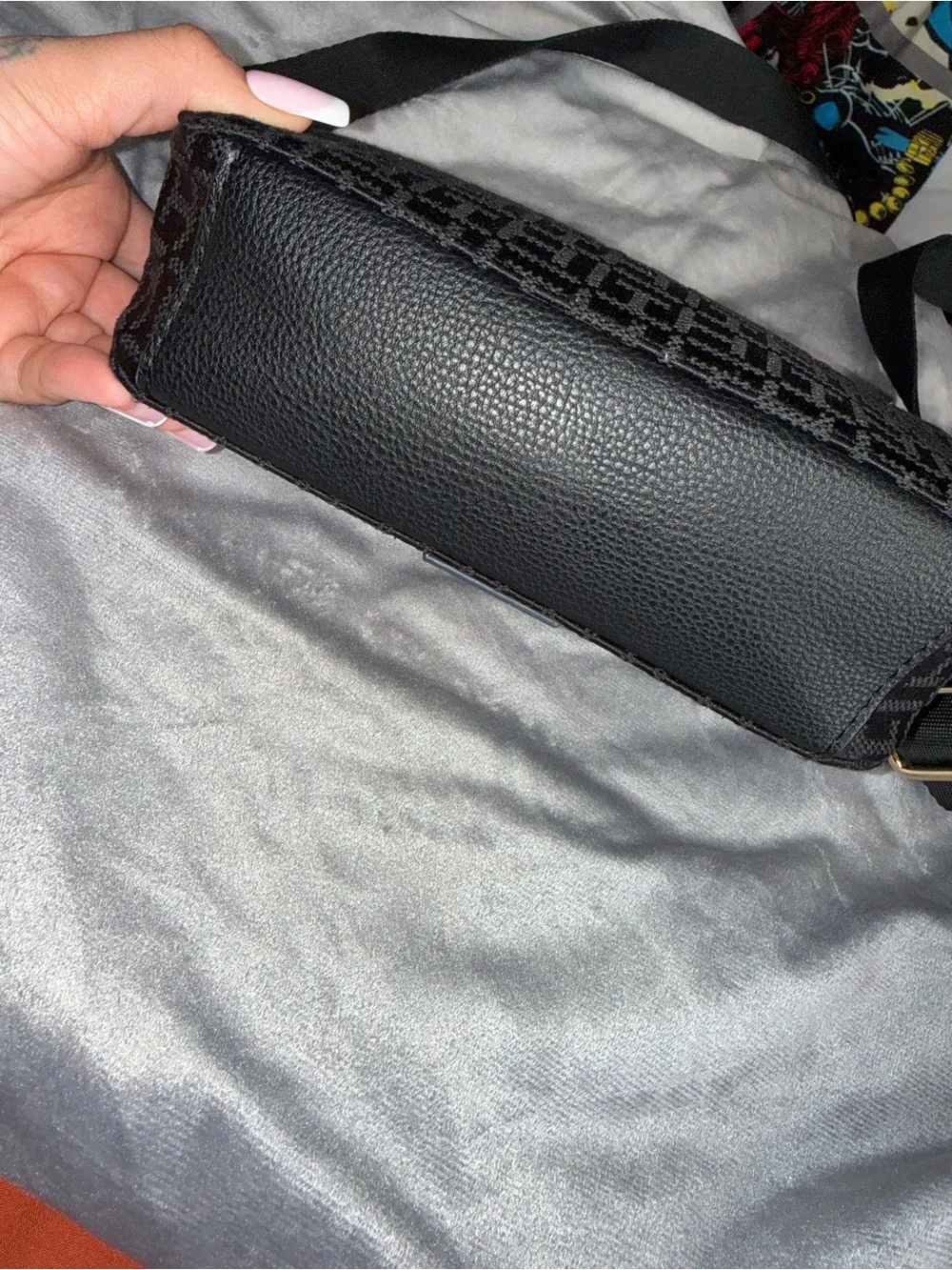 Tommy Hilfiger Signature Crossbody Camera Bag